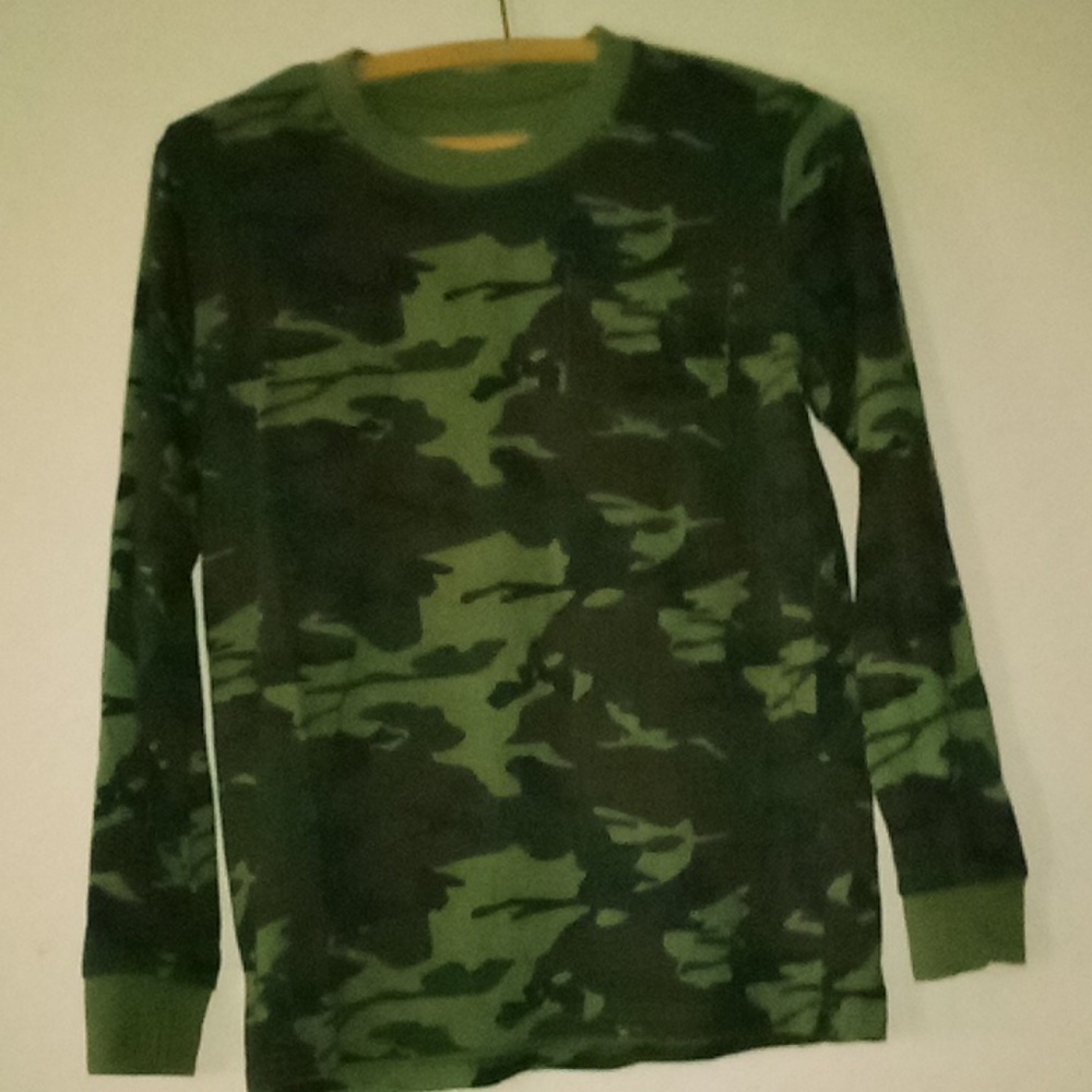 Long sleeve  camouflage tshirt, Excellent Condition
